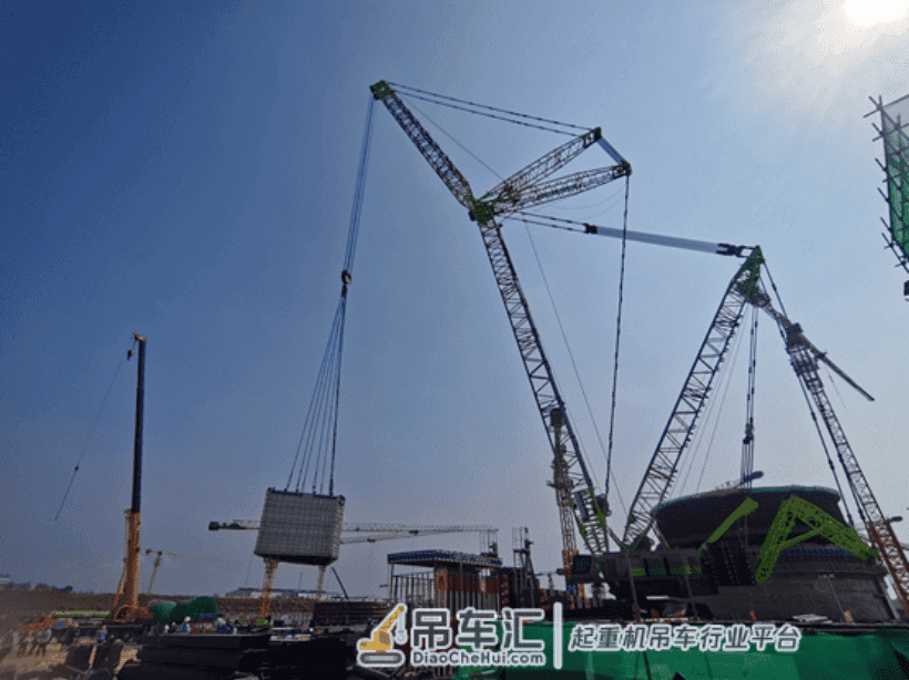 中联重科2000吨履带吊圆满完成昌江华龙一号3号机组非能动注水箱模块一吊装