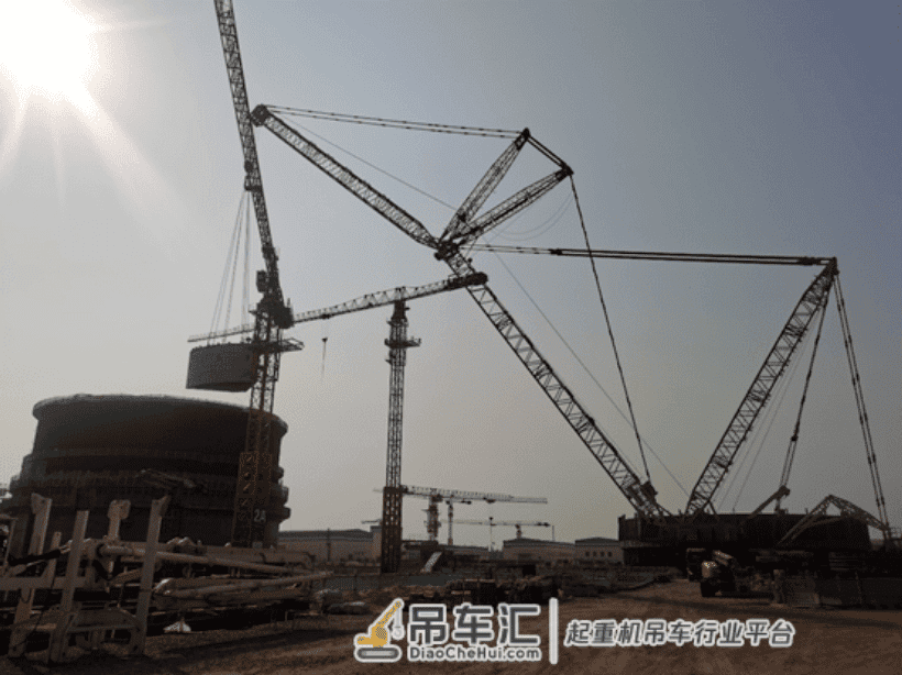 中联重科2000吨履带吊圆满完成昌江华龙一号3号机组非能动注水箱模块一吊装