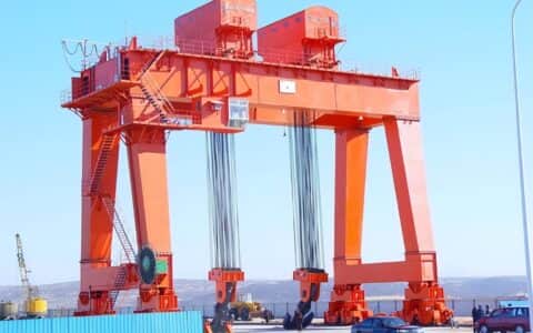 世界基建都离不开，中国龙门吊遍布全球，实力之强让西方无法仿制