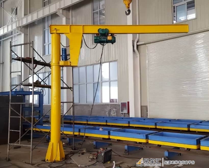 成华制造:悬臂吊在高铁建设中的重要作用