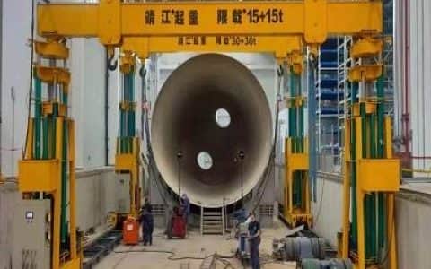 龙门吊起重机的运行速度与哪些因素有关？