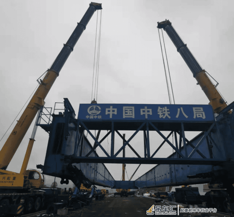 一月狠拼XX个台班！她让30余台徐工吊车，全年满勤