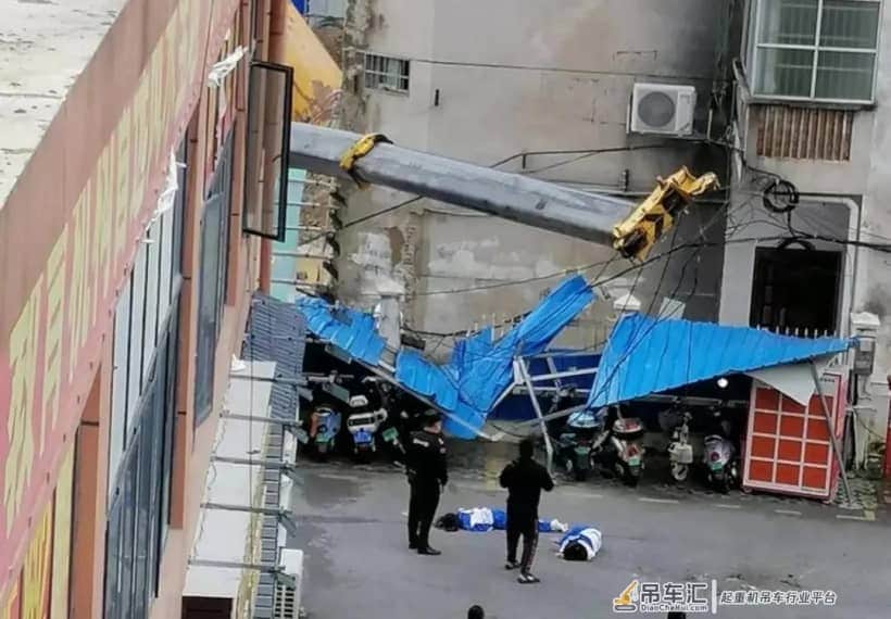 飞来横祸!中学生被吊车砸死,我们该如何避免身边的意外?