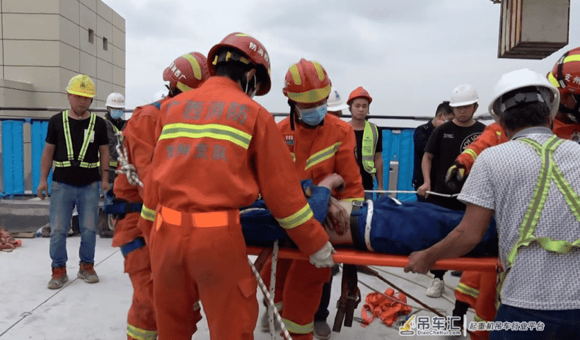 突发!广西一在建工地塔吊发生事故,4人被困
