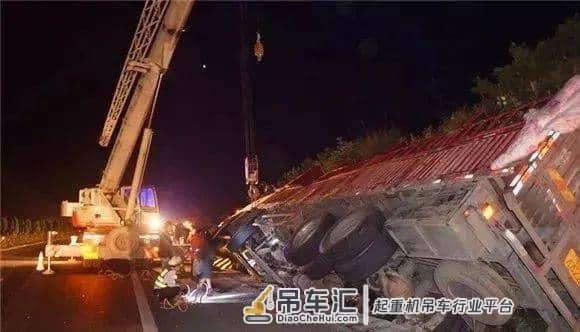 致那些看不起吊车司机的人！