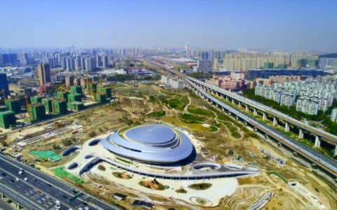 “星际战舰”正待起航！中联重科高机助建国内首座赛事标准电竞馆