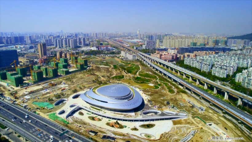 “星际战舰”正待起航！中联重科高机助建国内首座赛事标准电竞馆