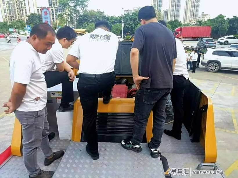 百年动力,至臻之选,广东首台道依茨三一起重机交付