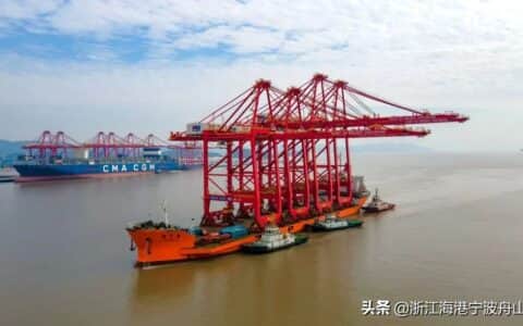 宁波舟山港梅山港区再添4台远控自动化桥吊