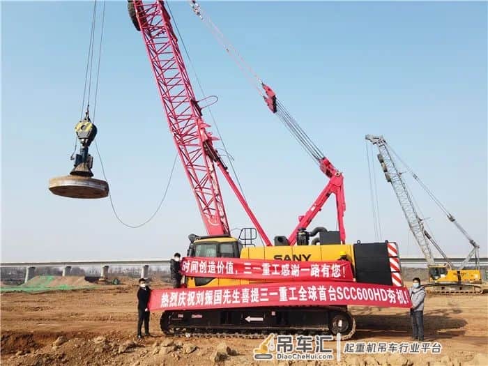 别扎堆挤常规吊车市场,这款强夯设备竞争力堪比300t