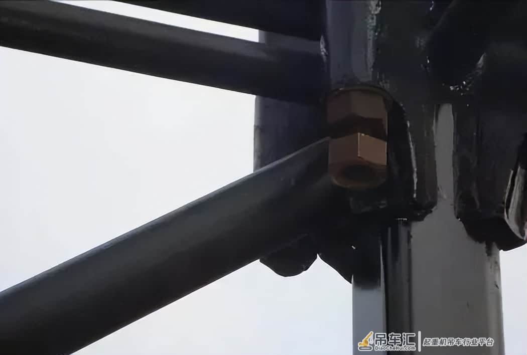 施工现场塔吊安全常见19项通病隐患