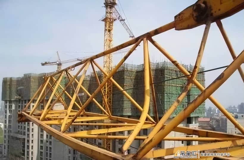 施工现场塔吊安全常见19项通病隐患
