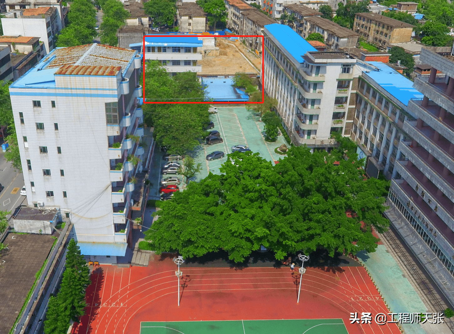 突发!广西某中学工地吊车倾覆致路过学生1死1伤,深度了解一下