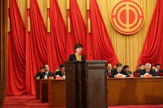 孙丽:设计研制4000吨大型履带式起重机,让中国制造扬眉吐气