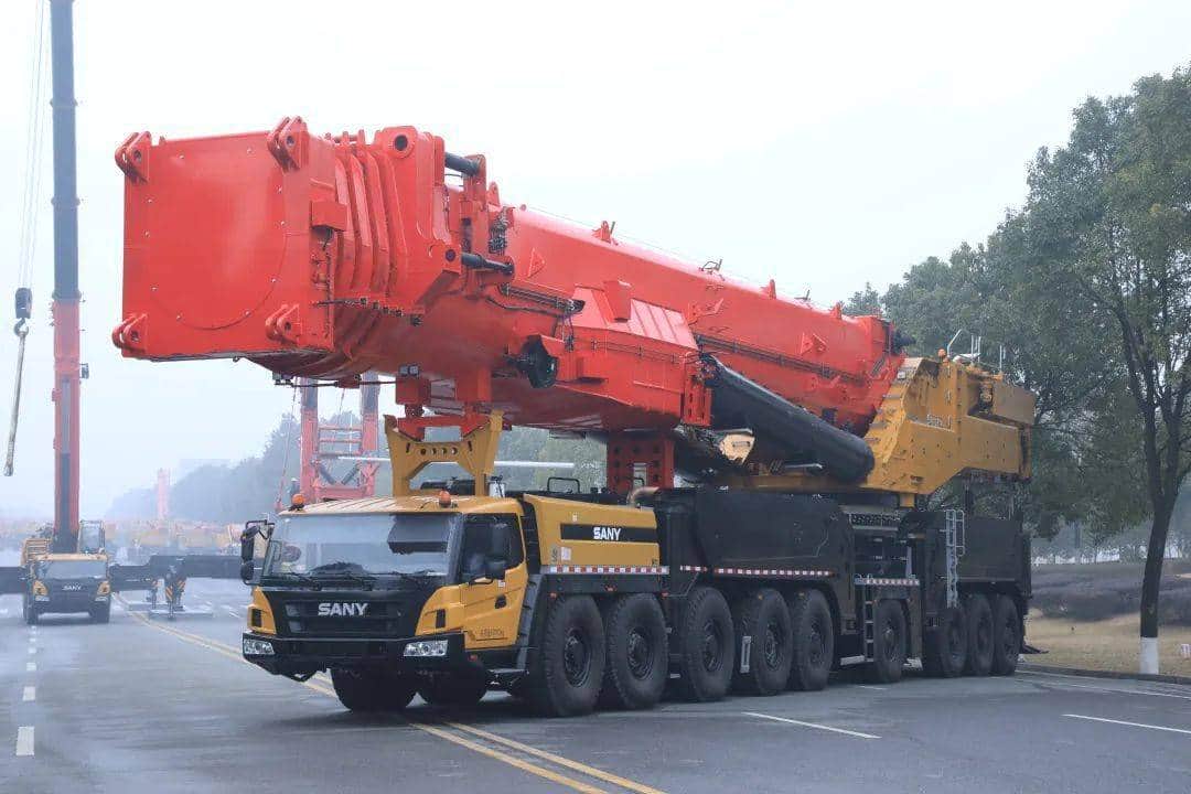 大国重器！2400吨！