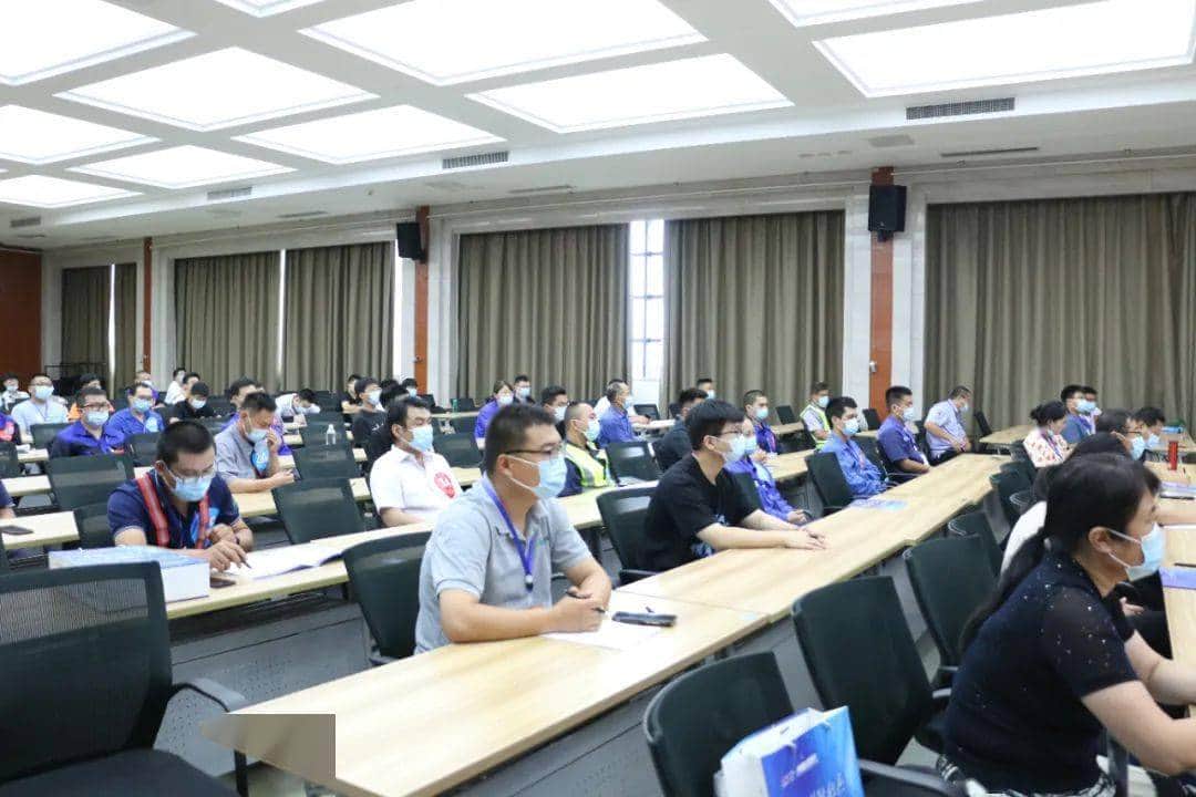 现场直击!桥式起重机、叉车大赛在齐河举行