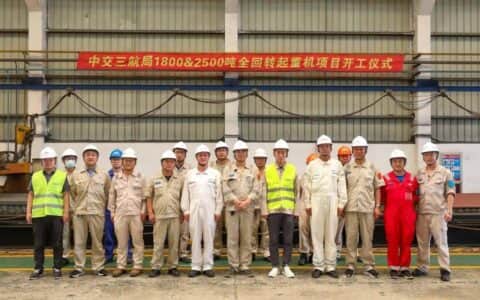 2艘高性能风电安装平台 1800T、2500T全回转起重机开工