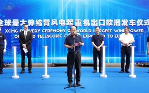 交付发车！徐工新型XCC2000伸缩臂风电起重机出口欧洲