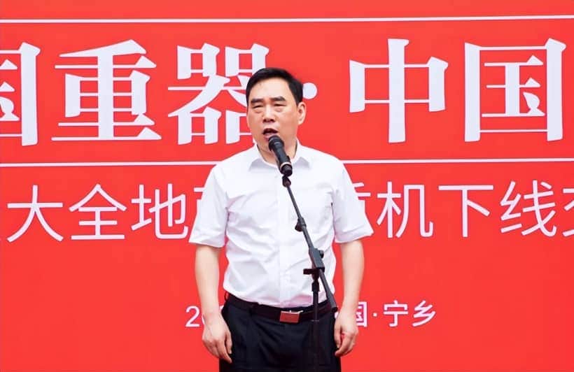 矢志前行,勇攀高峰!全国首台SAC24000T全地面起重机成功交付