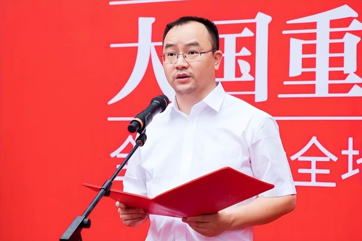 矢志前行,勇攀高峰!全国首台SAC24000T全地面起重机成功交付