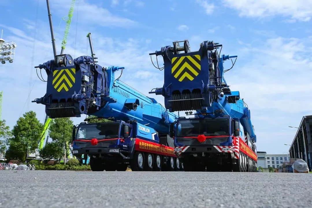 土豪提车记:两台2400吨吊车,落户黄骅海滨吊装