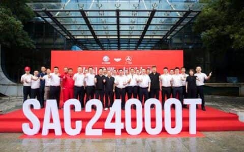 全国首台三一SAC24000T全地面起重机正式交付