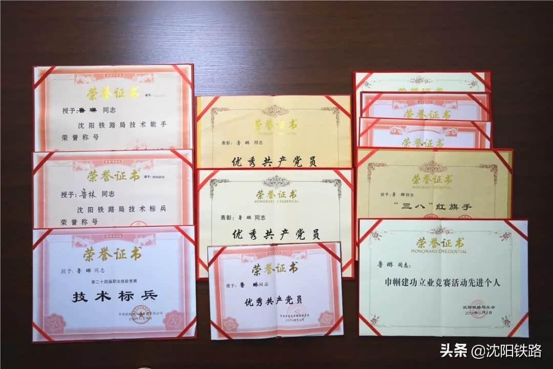 驾驶天吊的女司机有多飒!