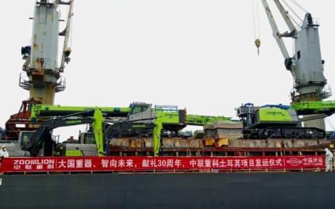 中联重科全线产品热销海外 200台高端装备劈波斩浪奔赴土耳其