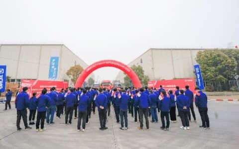 20台齐发！徐工千吨级履带吊集结新疆风电大基地