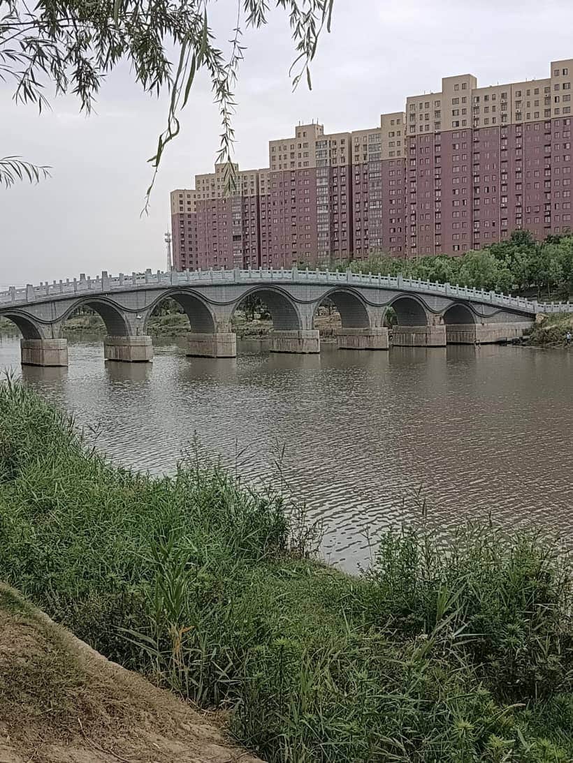 合同约定预付一个月租金吊车进场,但最后为什么会欠六个月的租金
