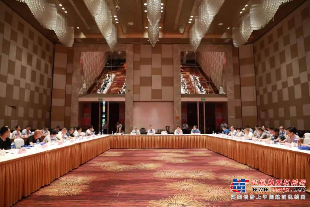 协会建筑起重机械分会2022年度中期理事会在徐州召开