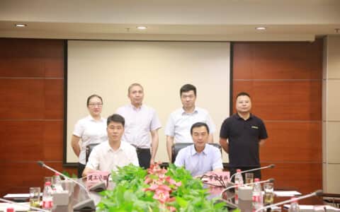R代塔机实力引领！中联重科与湖南建工华旺公司达成战略合作