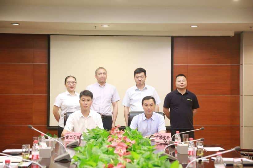 R代塔机实力引领！中联重科与湖南建工华旺公司达成战略合作
