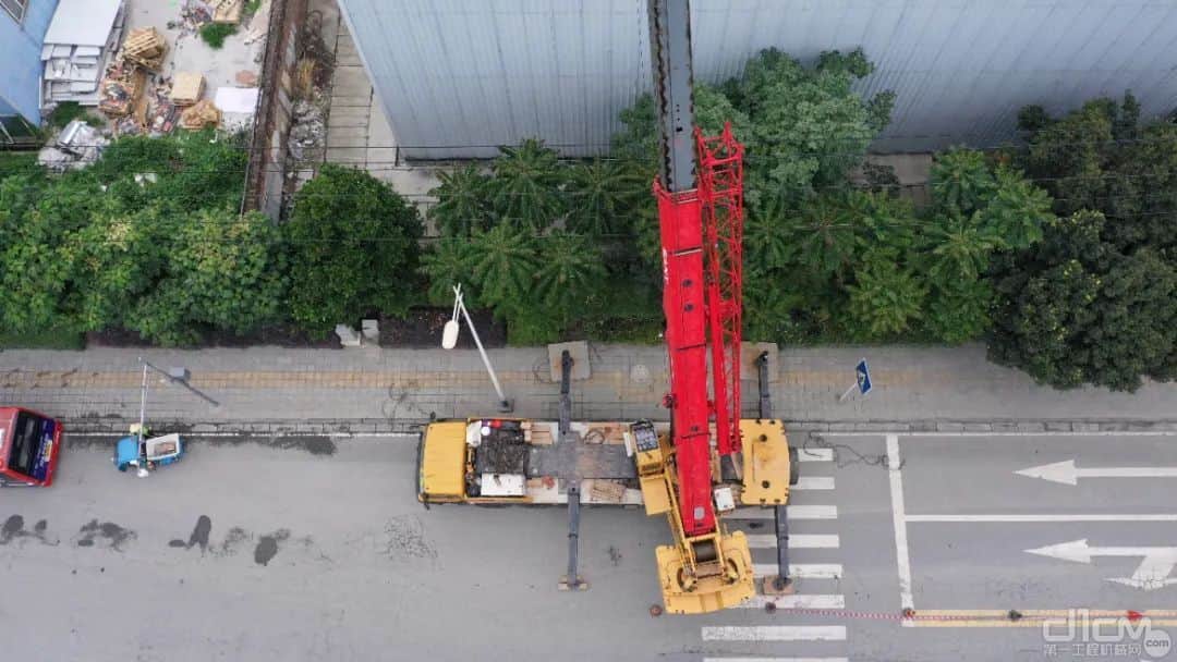 三一STC1000C7起重机,助力郫都老旧园区改造提前48小时完工
