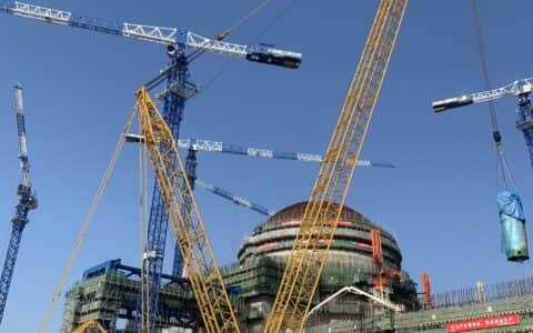 最大作业半径103米！上海腾发650吨履带吊助力“华龙一号”建设