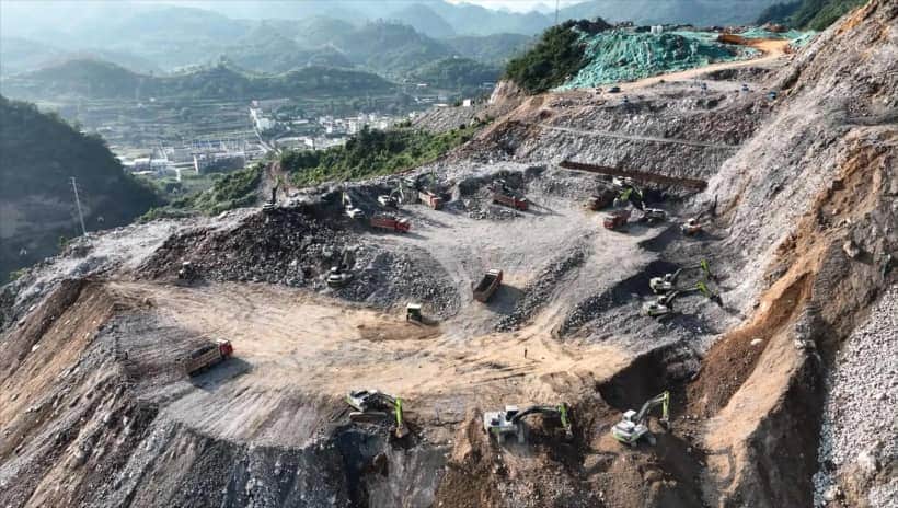 “移山天团”展雄风，中联重科挖掘机高效助建渝昆高铁