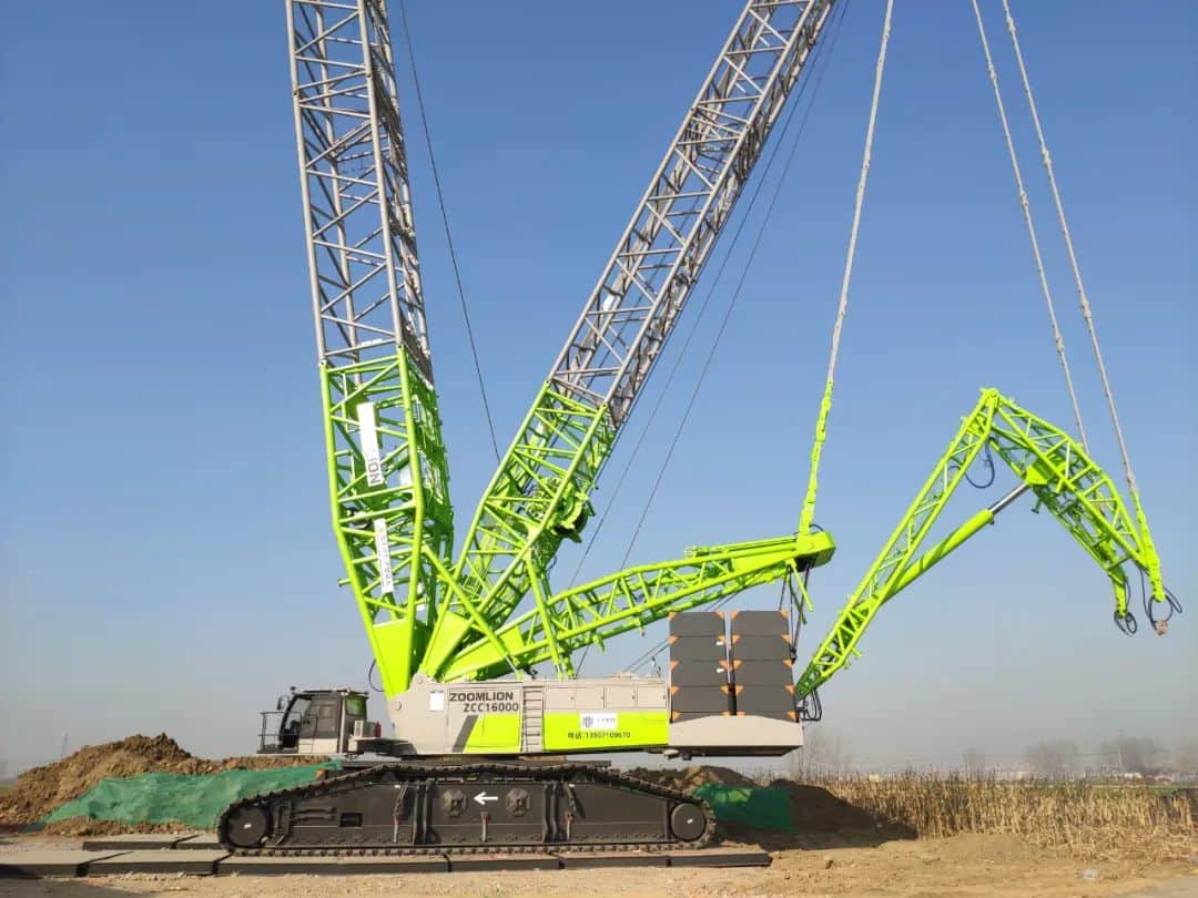 ZCC16000履带起重机完成河南舞阳45兆瓦分散式风电项目首吊