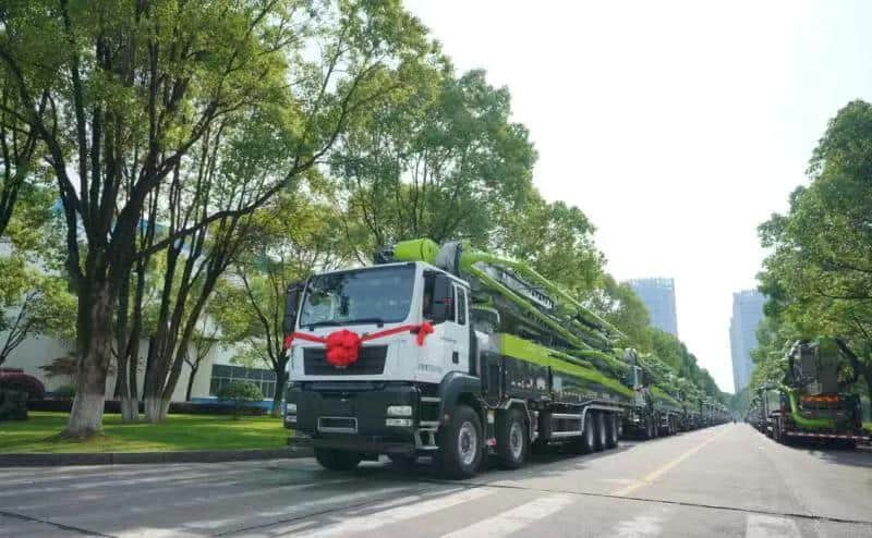 火热发货!中联重科70米泵车等“凌云Ⅱ”系列产品批量奔赴全国