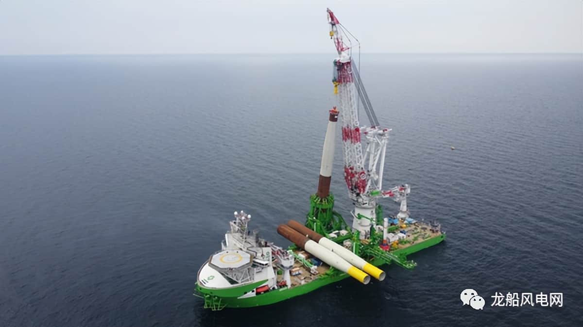 起重机事故后,这艘巨型海上风电船首秀成功