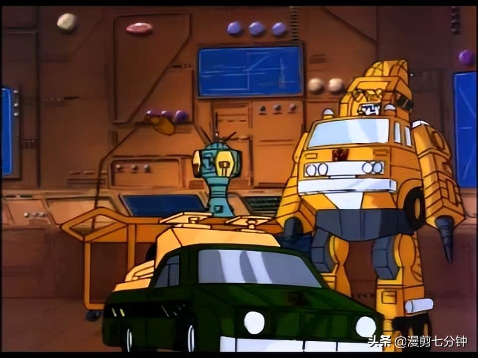 吊车 到底是不是第一批随方舟来到地球的汽车人
