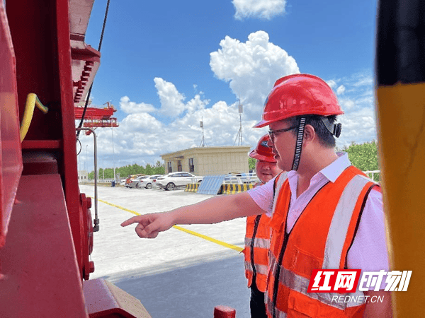 桥吊撑起工匠梦——记湖南“国企工匠”孙权