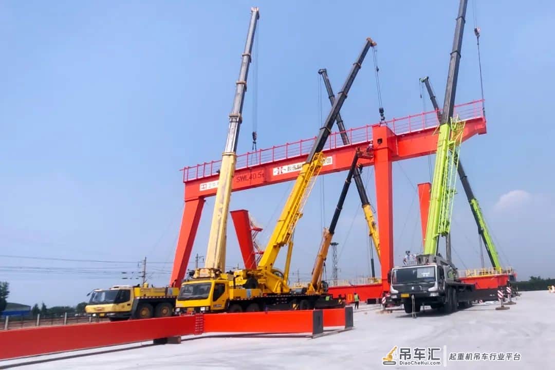 六车齐吊!河南心连心专业水准完成铁路线龙门吊吊装