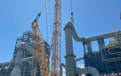 广东石化炼化一体化项目吊装事业部完成750t履带吊退场拆车