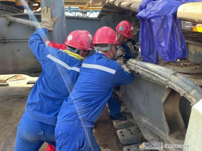 广东石化炼化一体化项目吊装事业部完成750t履带吊退场拆车