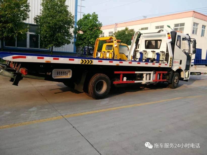 重庆市吊车紧急救援电话:400-9011-273拖车,吊车救援服务