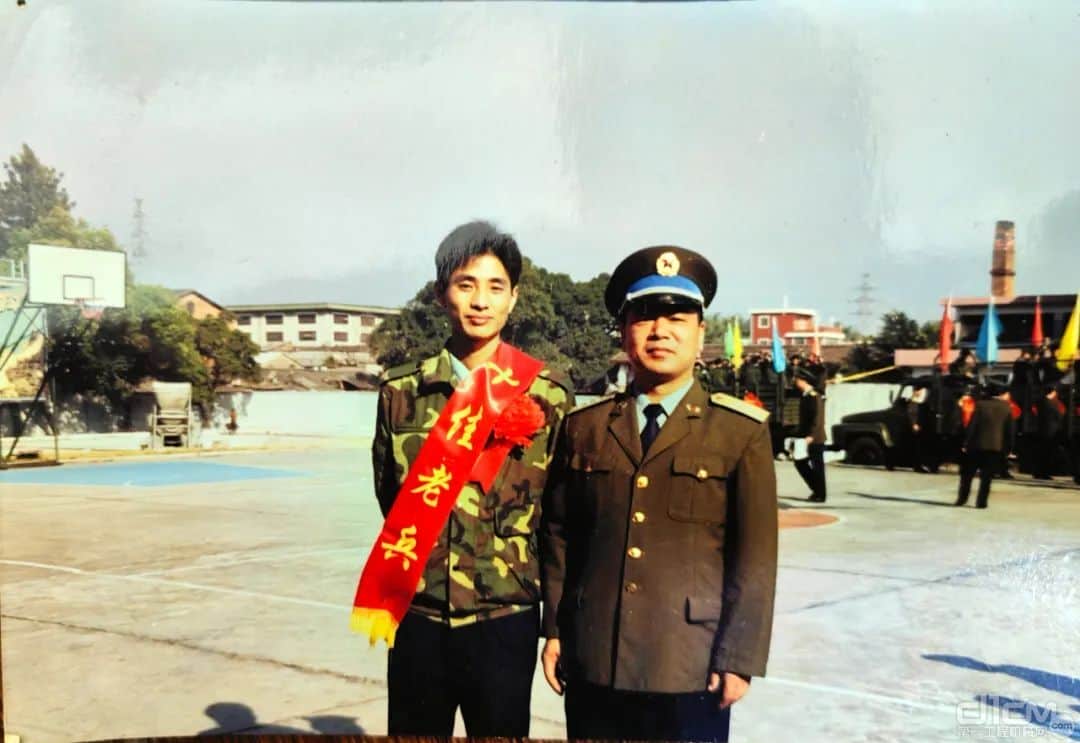 三一起重机:不忘峥嵘岁月,致敬吊装行业里的“老兵”