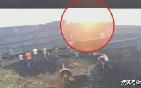 列车脱轨，一男子触电身亡…