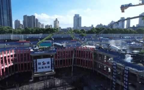 高温连续奋战72小时,中联重科泵车高效助建379米“浙南第一高楼”