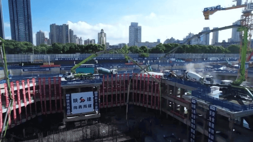 高温连续奋战72小时,中联重科泵车高效助建379米“浙南第一高楼”