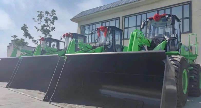 柳工中恒荣获中建西部建设表彰,服务质量备受赞誉